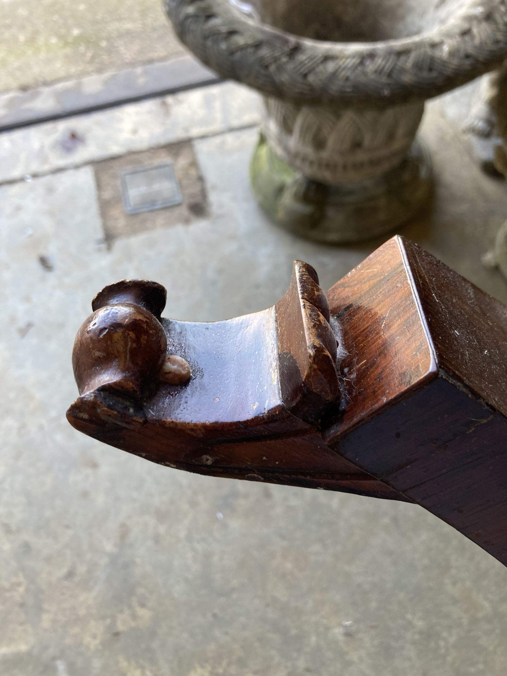 A rosewood chess top table, diameter 49cm, height 47cm